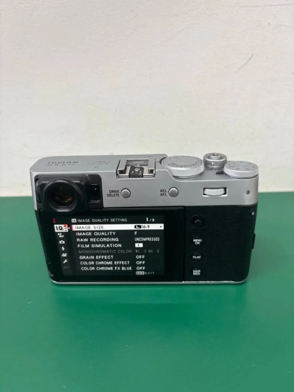 FUJIFILM X100VI DIGITAL CAMERA (SILVER) (E16003632)